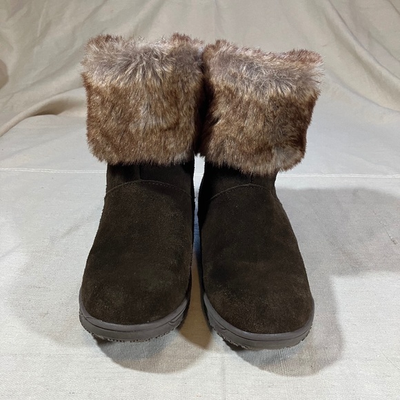 Minnetonka suede faux fur boots main image 4
